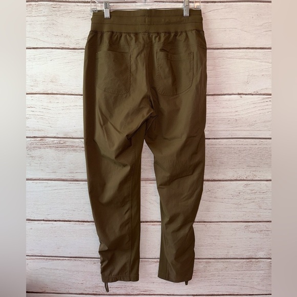 Title: CRZ YOGA Olive Green Ruched Ankle Joggers | Size Small (4/6) Active Wear - Picture 2 of 9